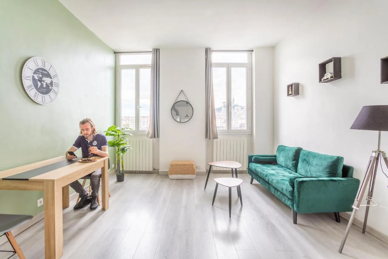 Hostel Ambassade Bretonne Vieux-Port Marseille France