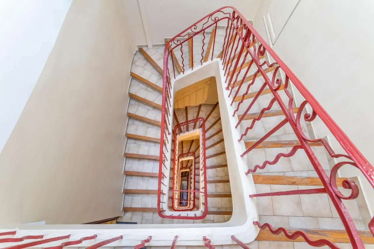 Hostel Ambassade Bretonne Vieux-Port Marseille France